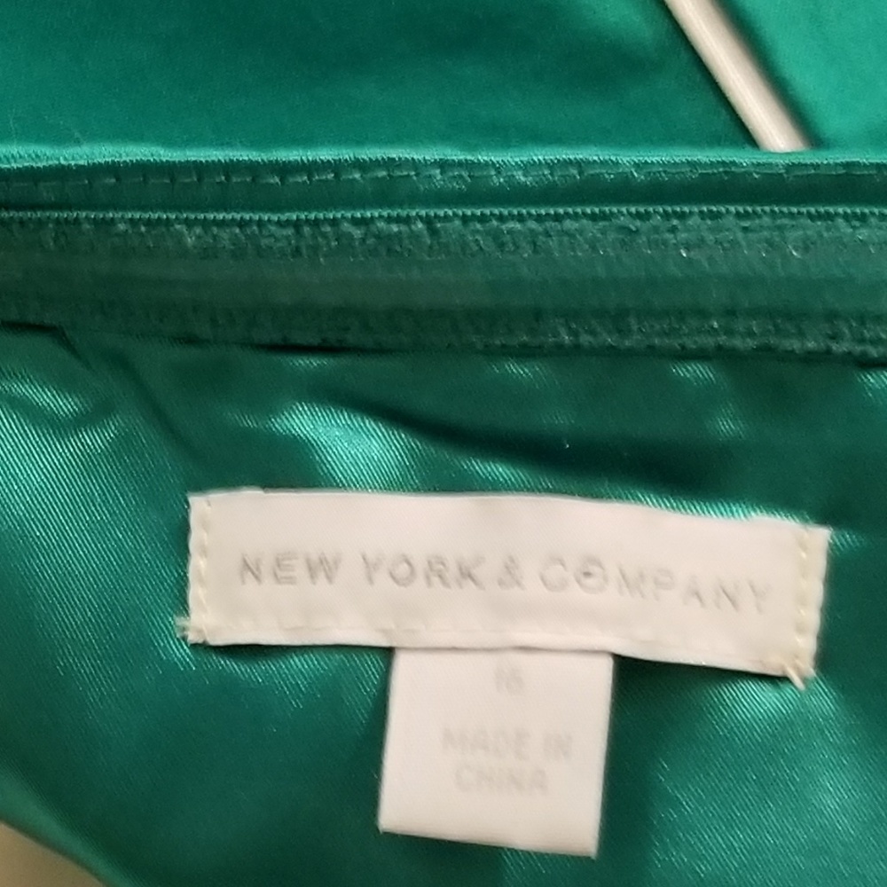 Strapless Green & white Floral Dress - Picture 8 of 8